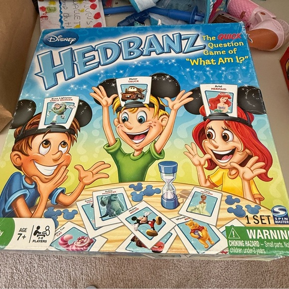 Disney Hedbanz “What Am I?” Family Game | Spin Master | Ages 7+ | Fair Condition - Picture 4 of 11